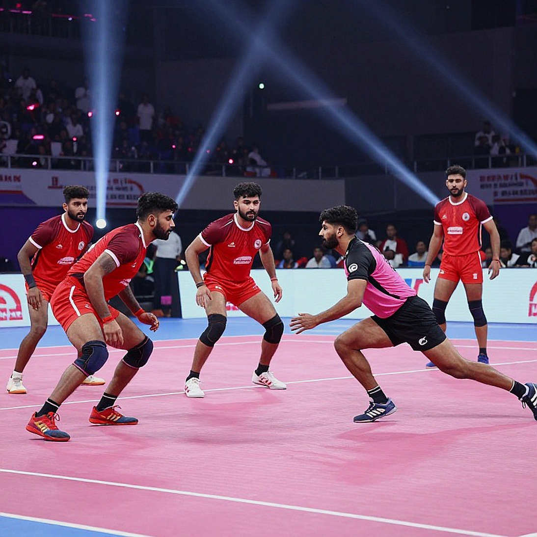 পবন সেহরাওয়াত স্টার্টিং সেভেনের বাইরে: ইরান ফাইনালের আগে ভারতের রেইডিং জুয়া, আর যে তারিখটি কেউ যাচাই করেনি