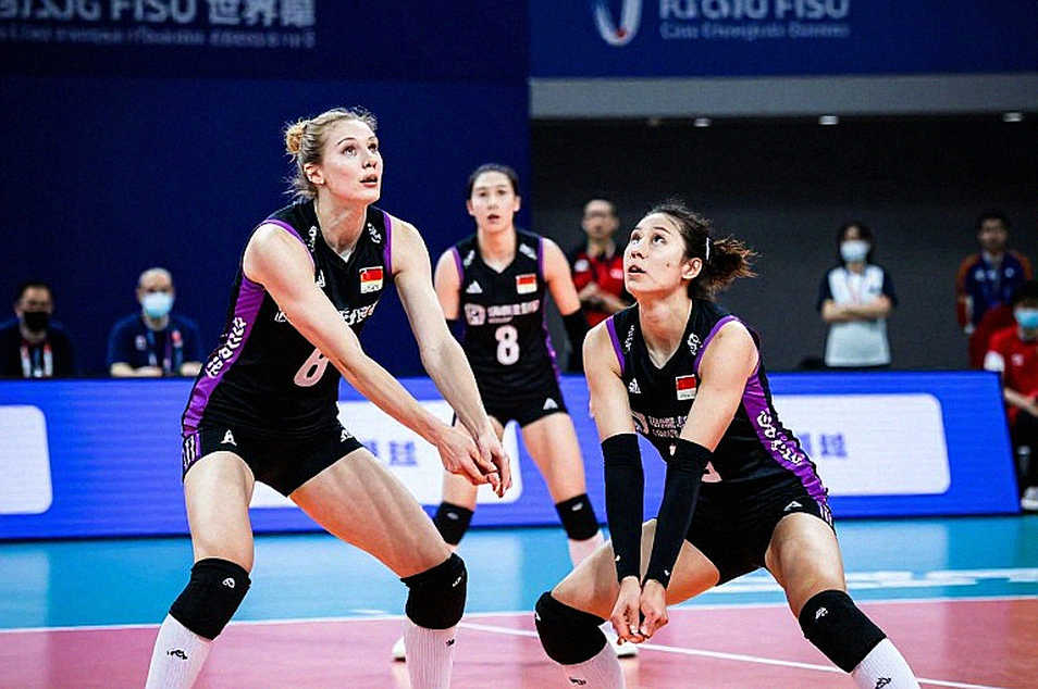 আয়াক্সের গতি-খতিয়ান: একটি টিভি-বাক্য, একটি ইনজুরি, আর স্কোয়াড-নির্মাণের অদৃশ্য হিসাব